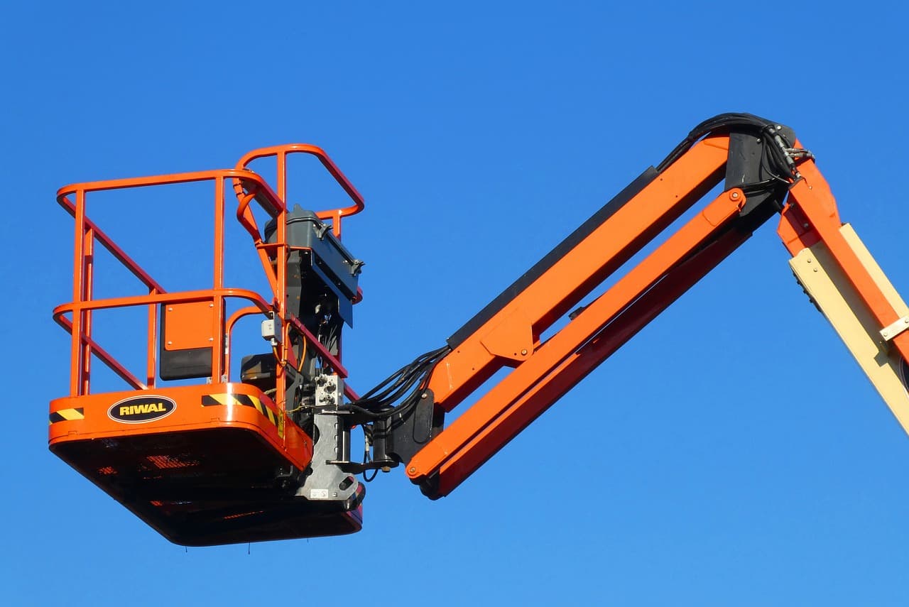 opeating-cherry-pickers-safely